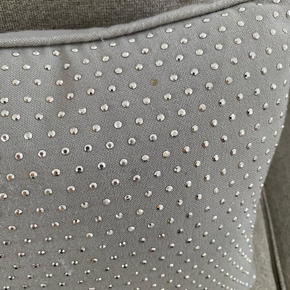 Decorative pillow - Picture 3 of 3